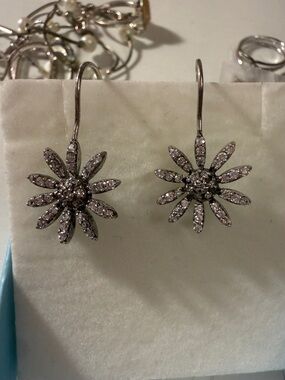 925 Sterling Silver Crystal Daisy Drop Earrings - Silver